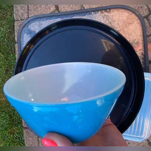 Vintage Pyrex Bundle - Picture 3 of 11